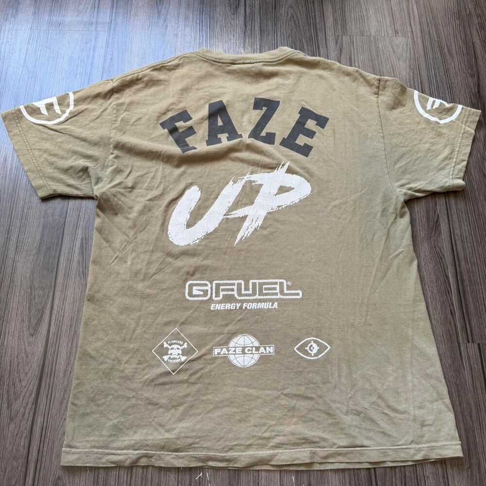 FaZe Clan Men's Logo Graphic Short Sleeve  Y2K Distressed Size Large